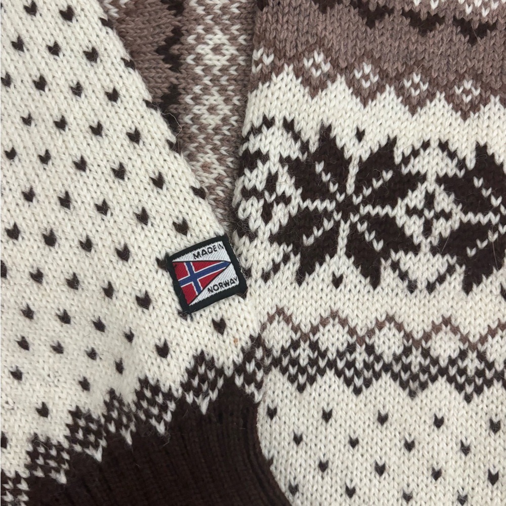 Vintage Nordic Knit Cardigan - Picture 4 of 5